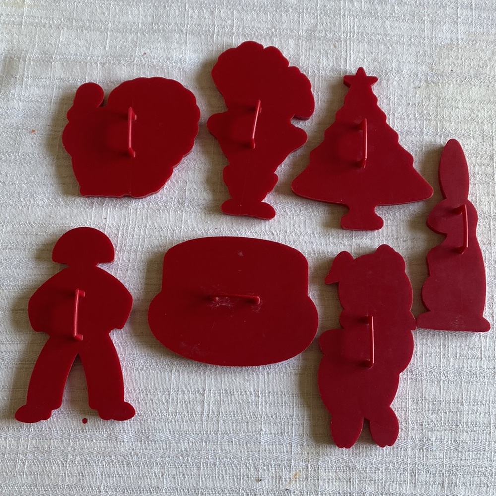 30 VTG Assorted Cookie Cutters, Plastic & Metal - Picture 3 of 12